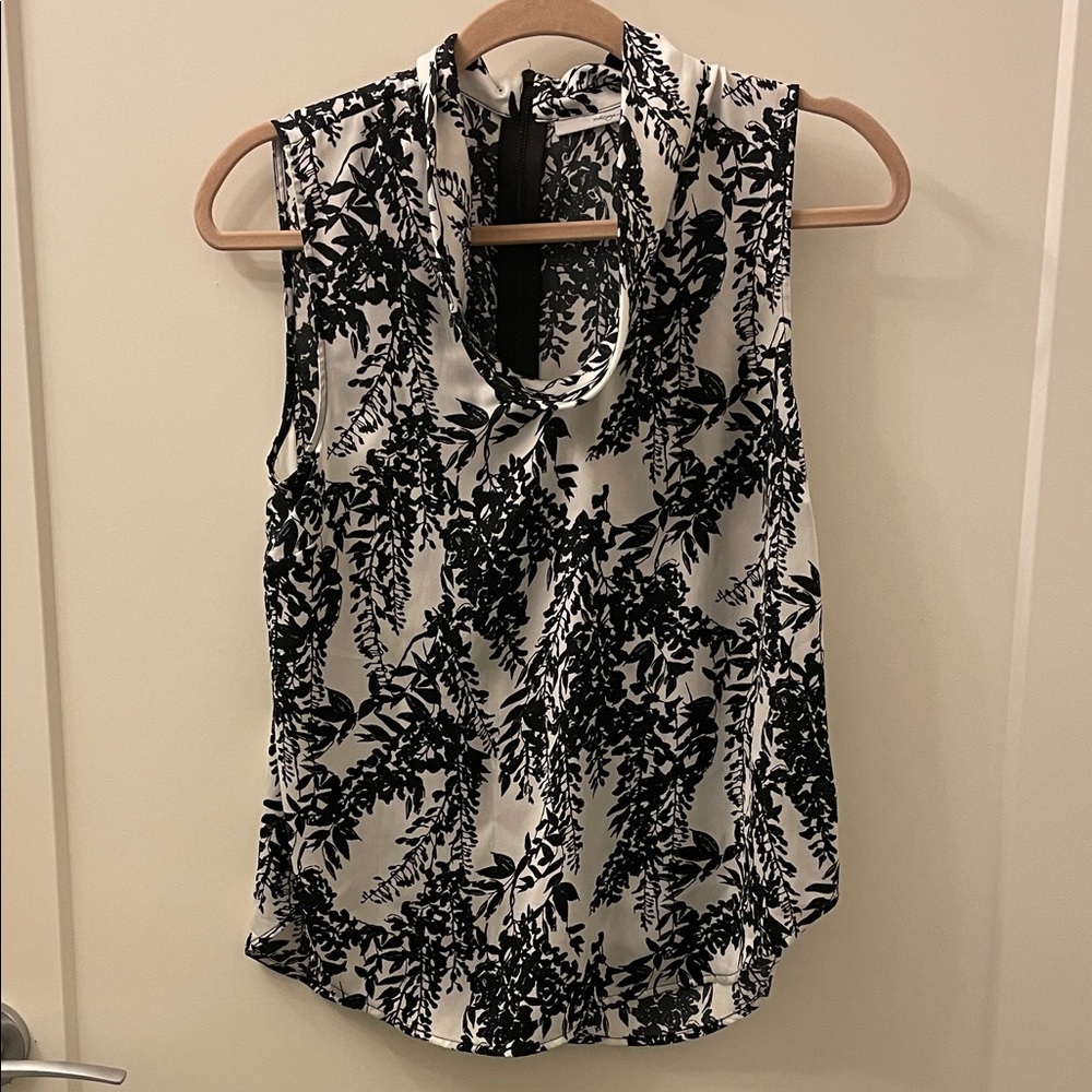 Halogen Black & White Floral Tie-Neck Sleeveless Blouse